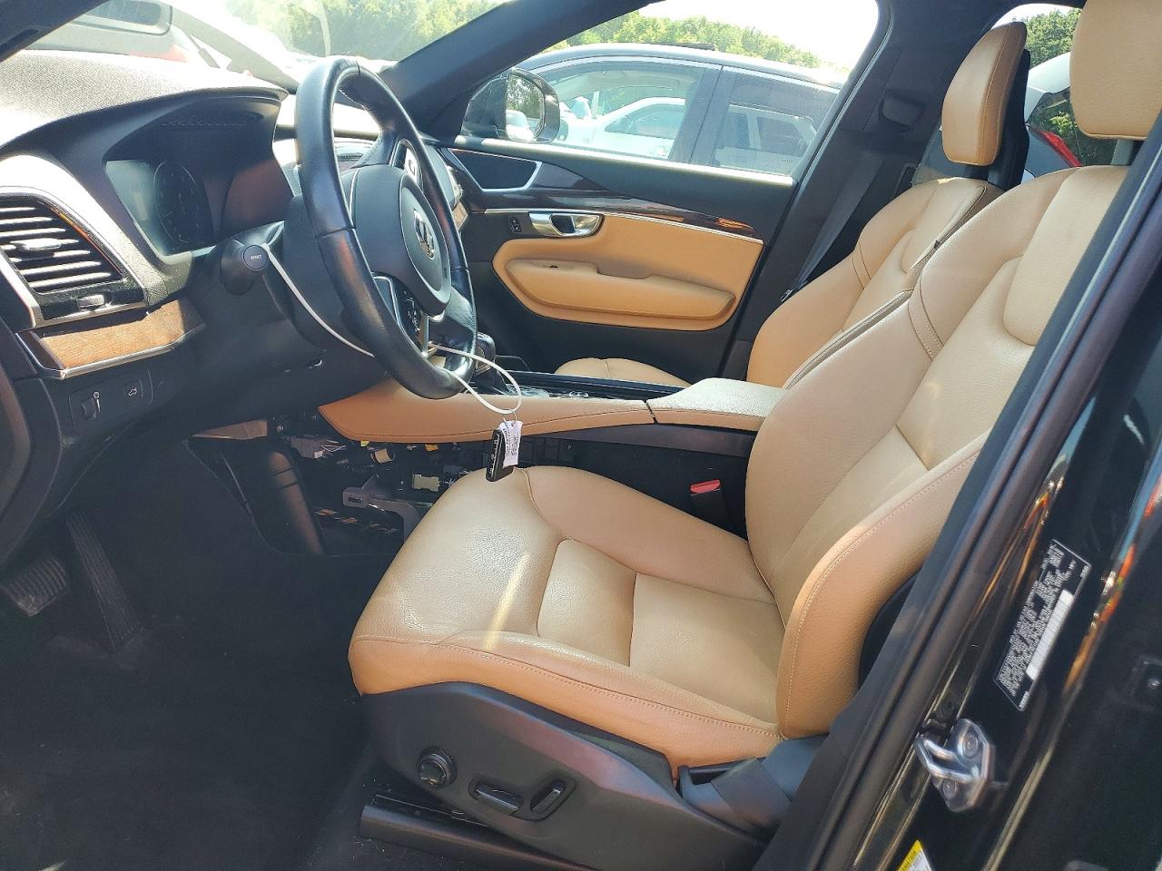 2016 VOLVO XC90