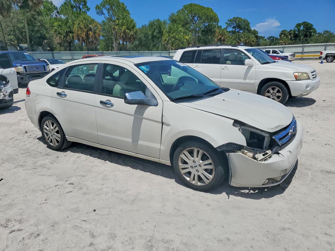 2011 FORD FOCUS