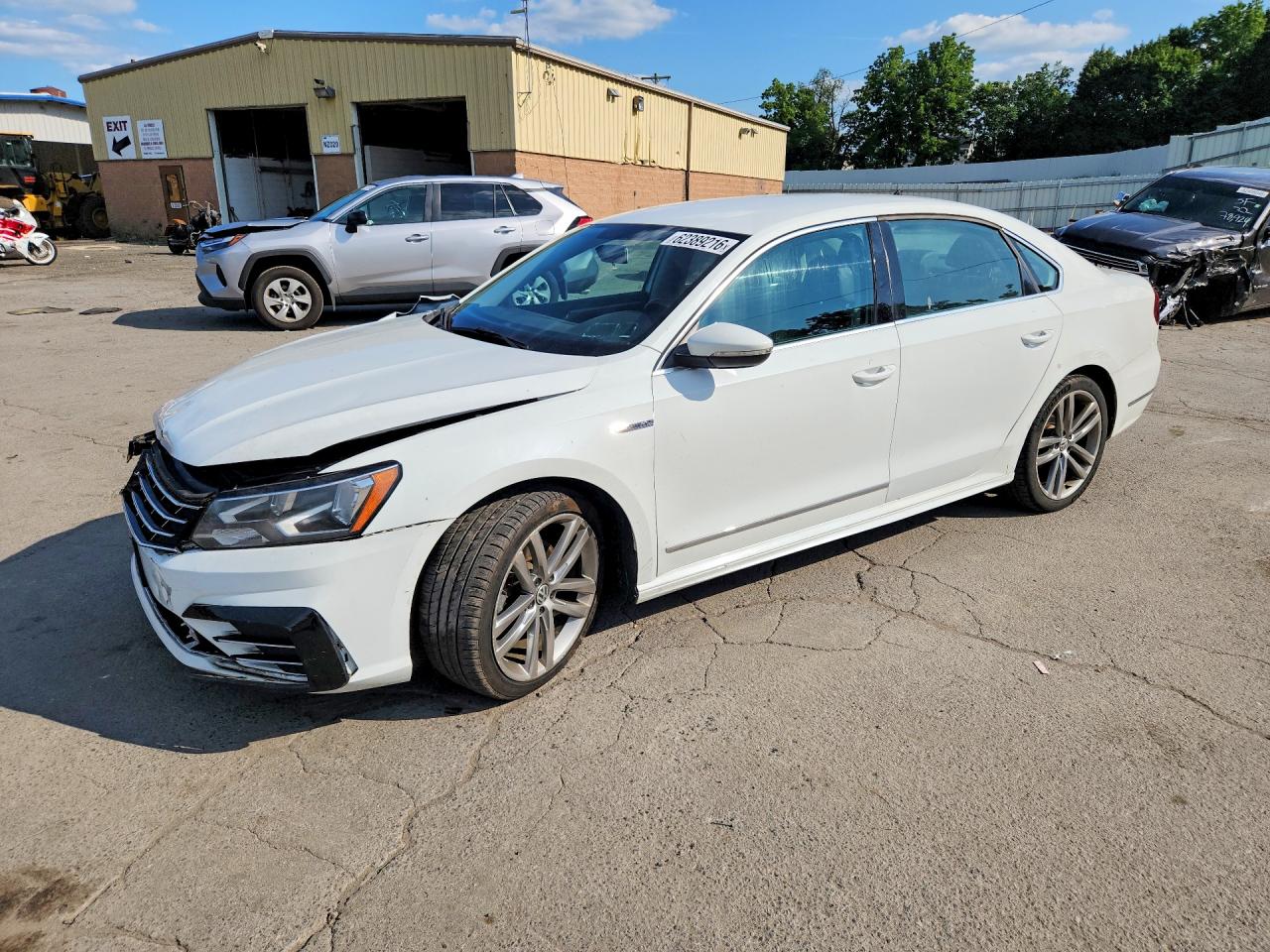 2017 VOLKSWAGEN PASSAT