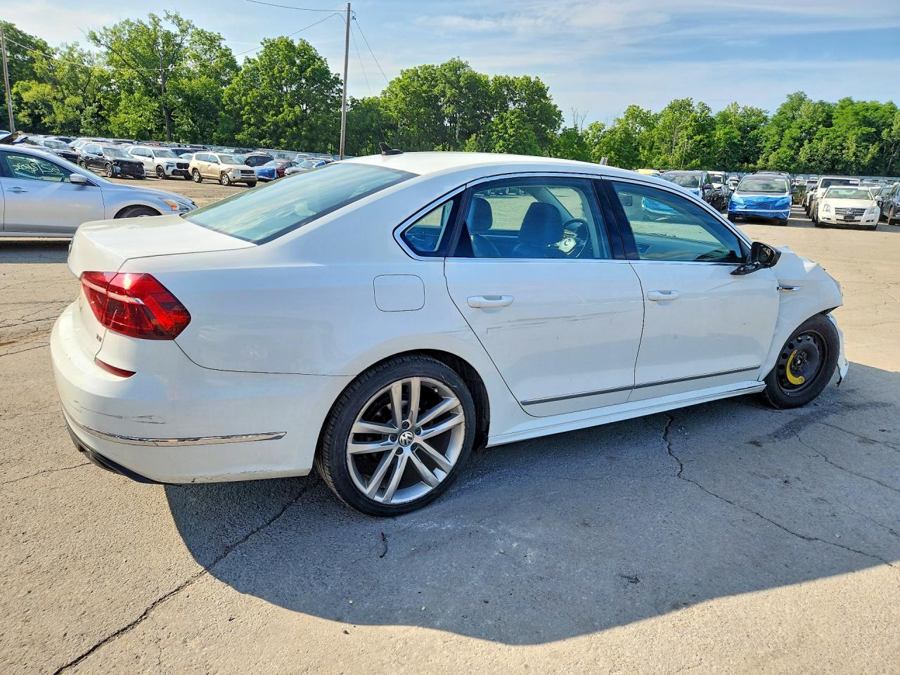 2017 VOLKSWAGEN PASSAT