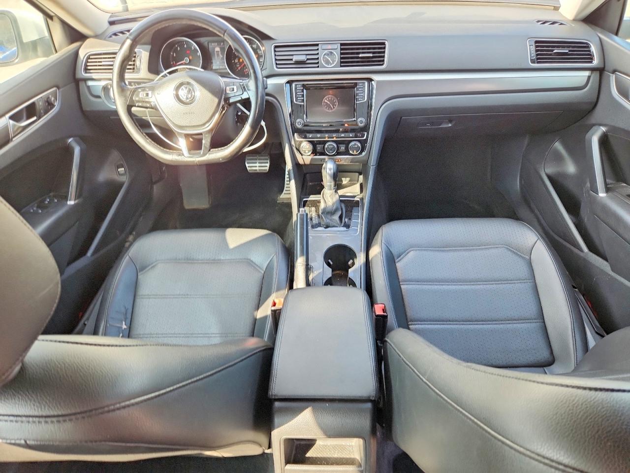 2017 VOLKSWAGEN PASSAT