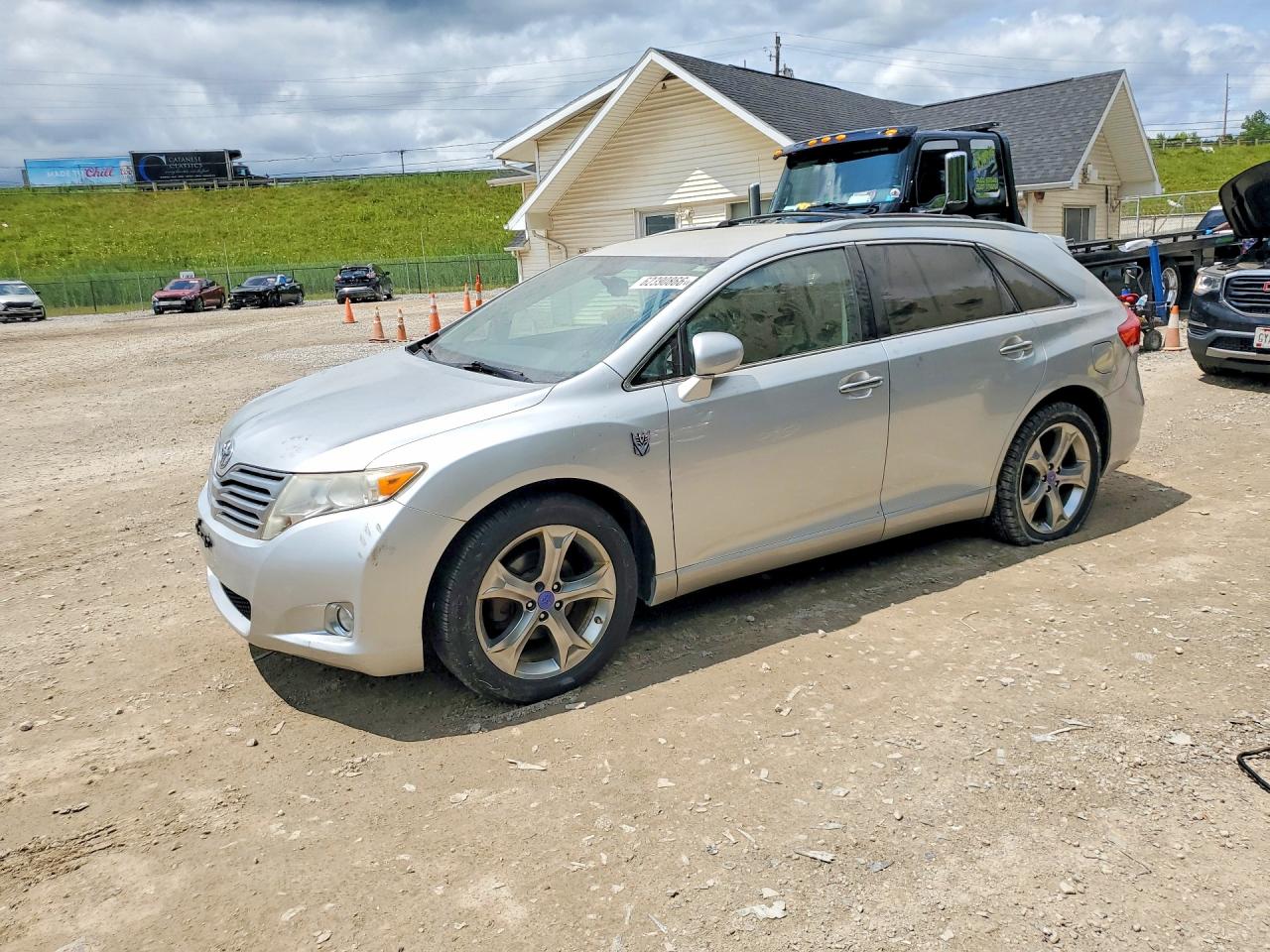2010 TOYOTA VENZA