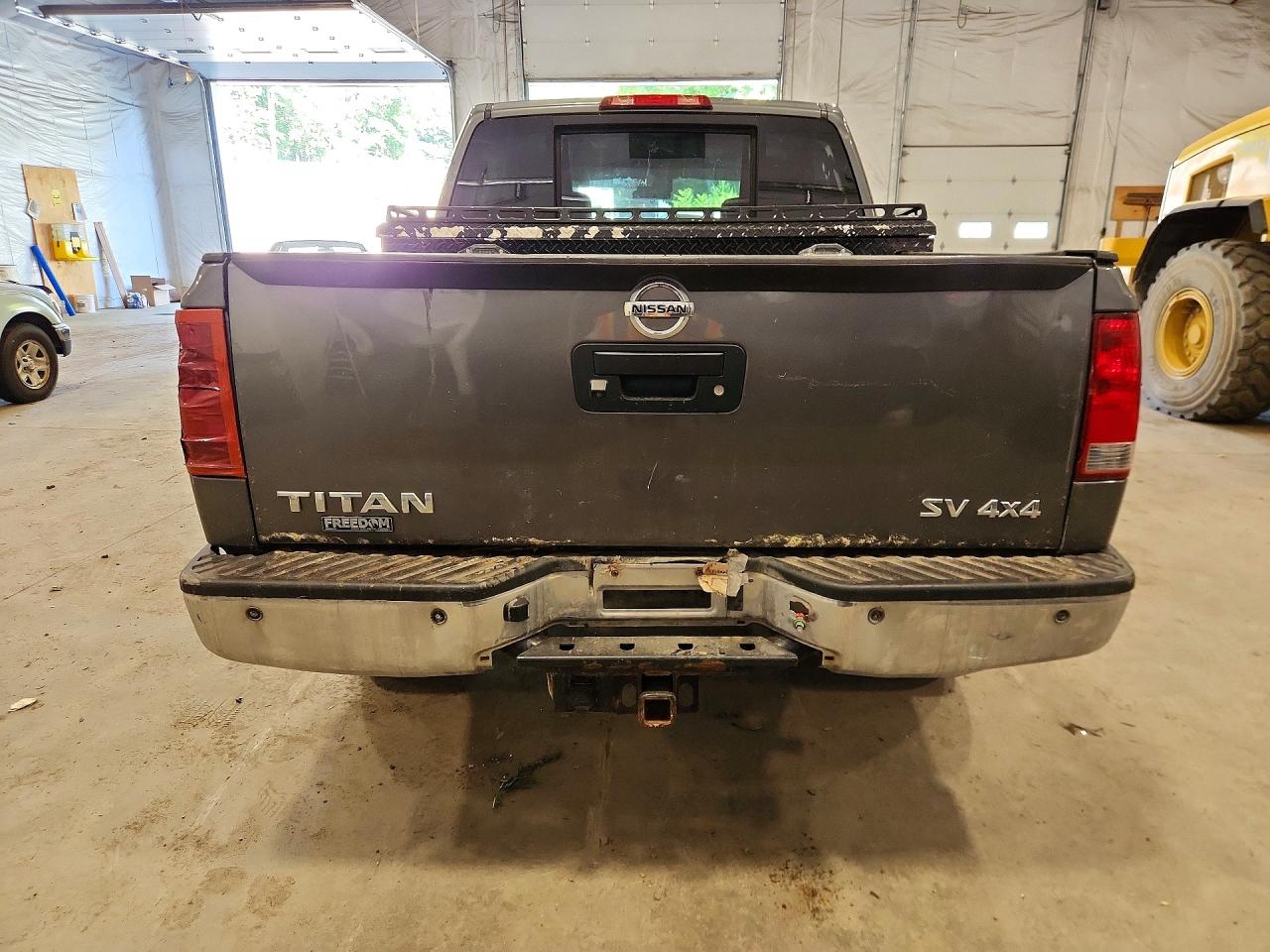 2015 NISSAN TITAN