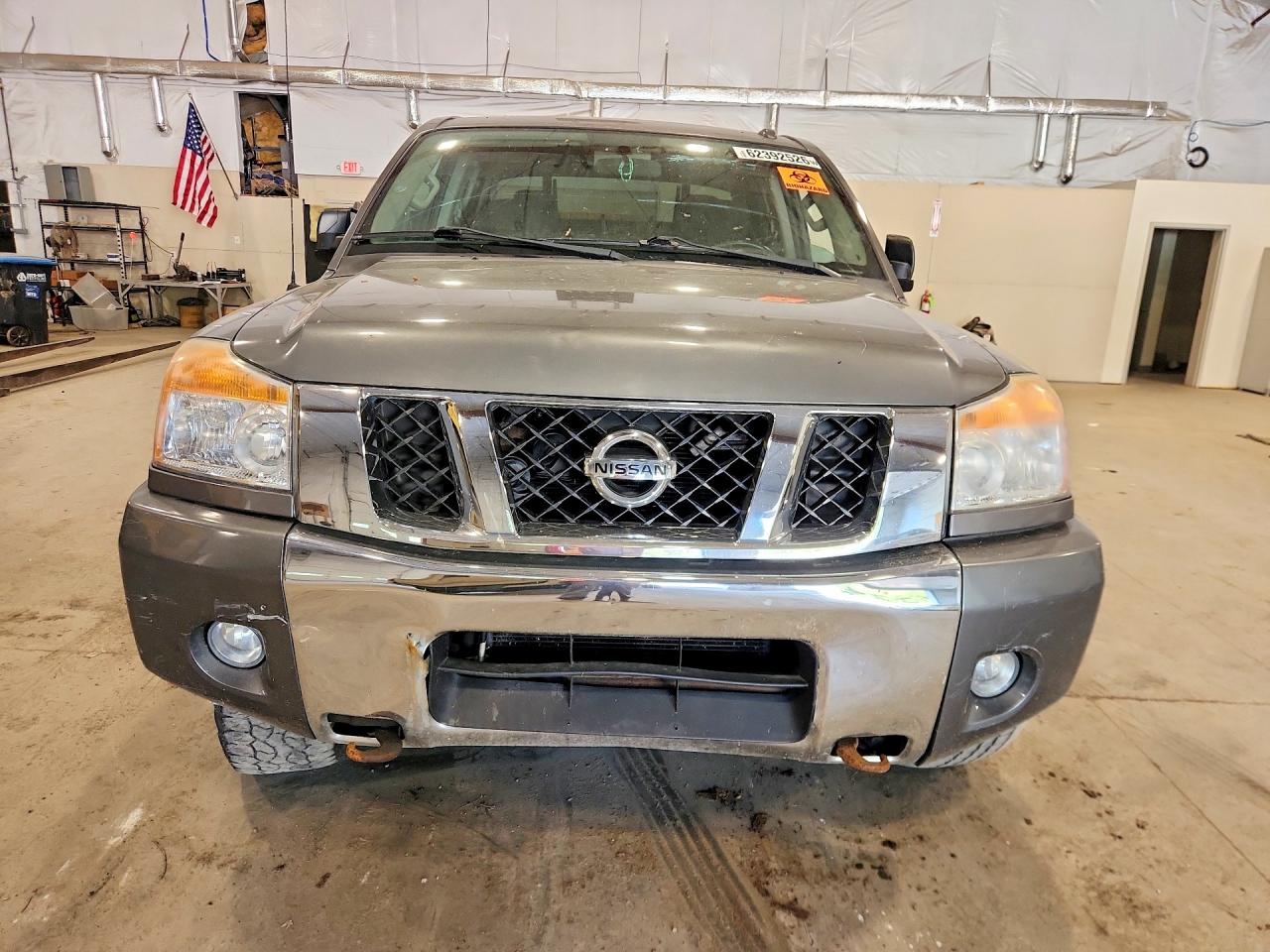 2015 NISSAN TITAN