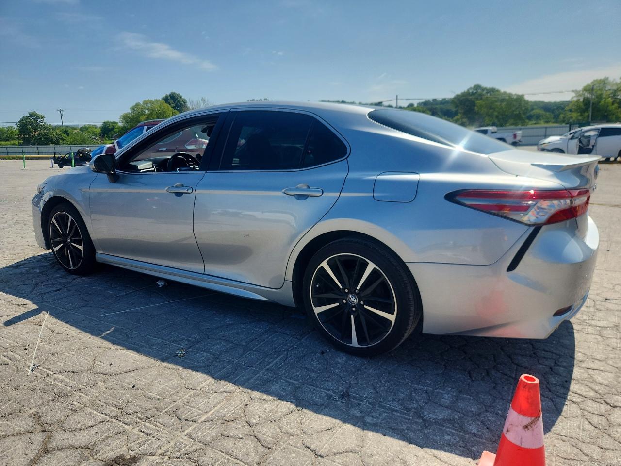 2018 TOYOTA CAMRY