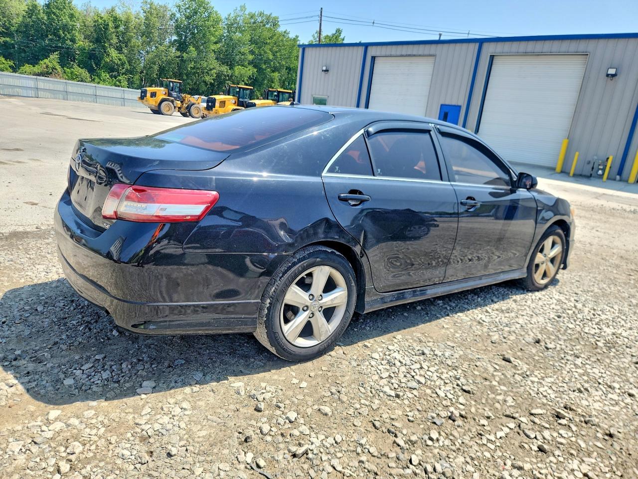 2011 TOYOTA CAMRY