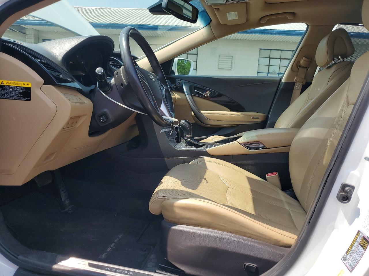 2017 HYUNDAI AZERA