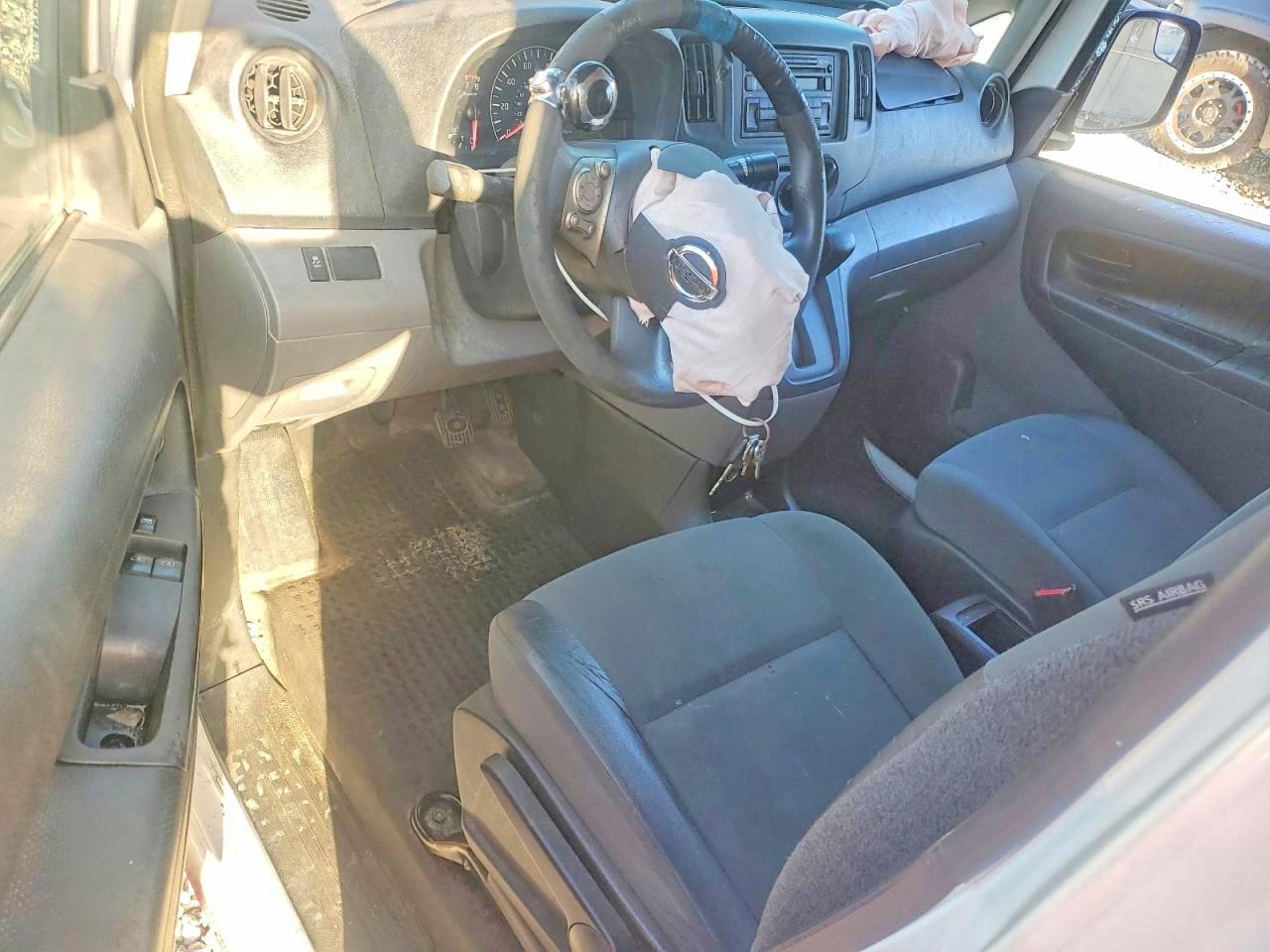 2015 NISSAN NV
