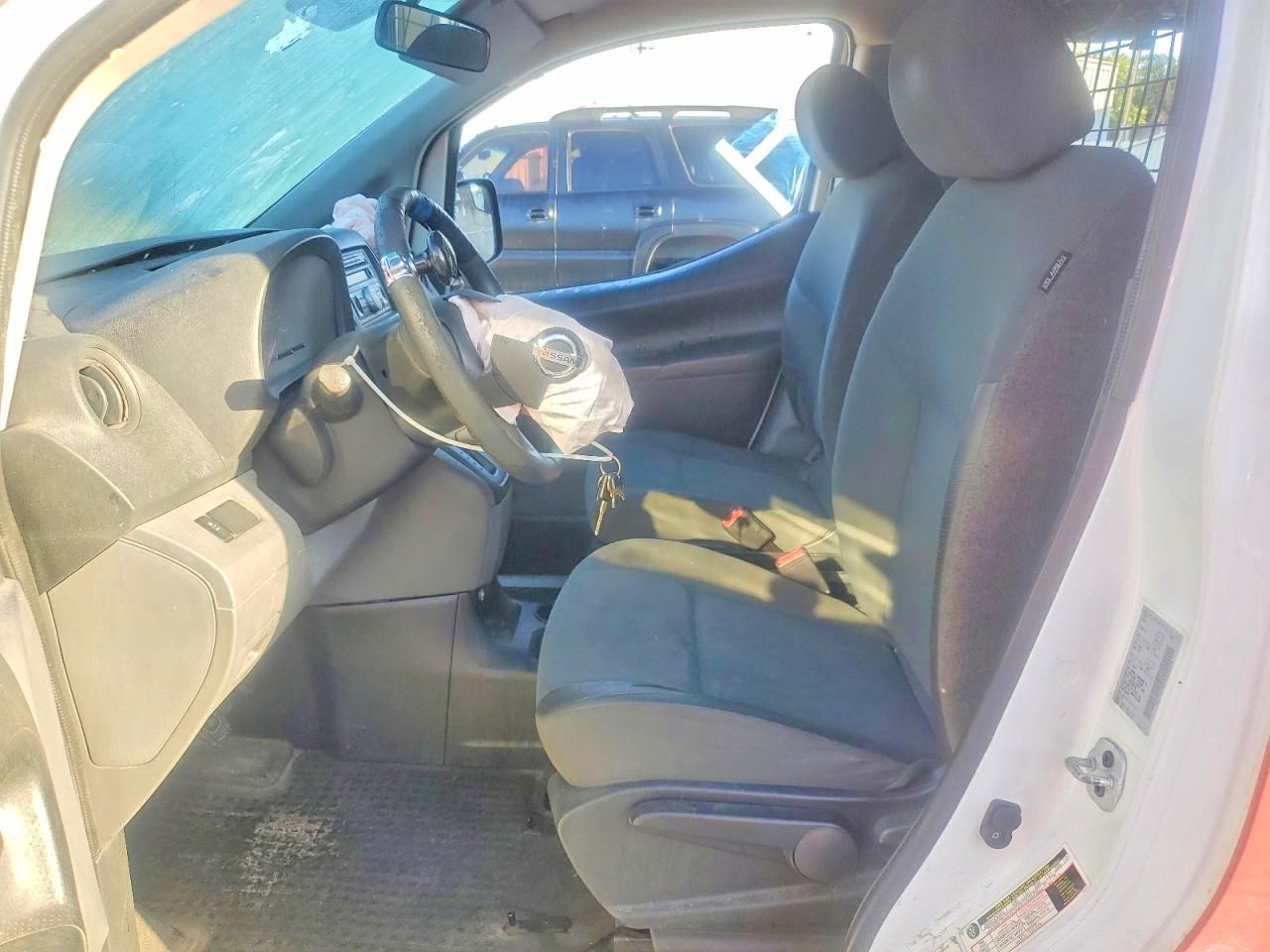 2015 NISSAN NV