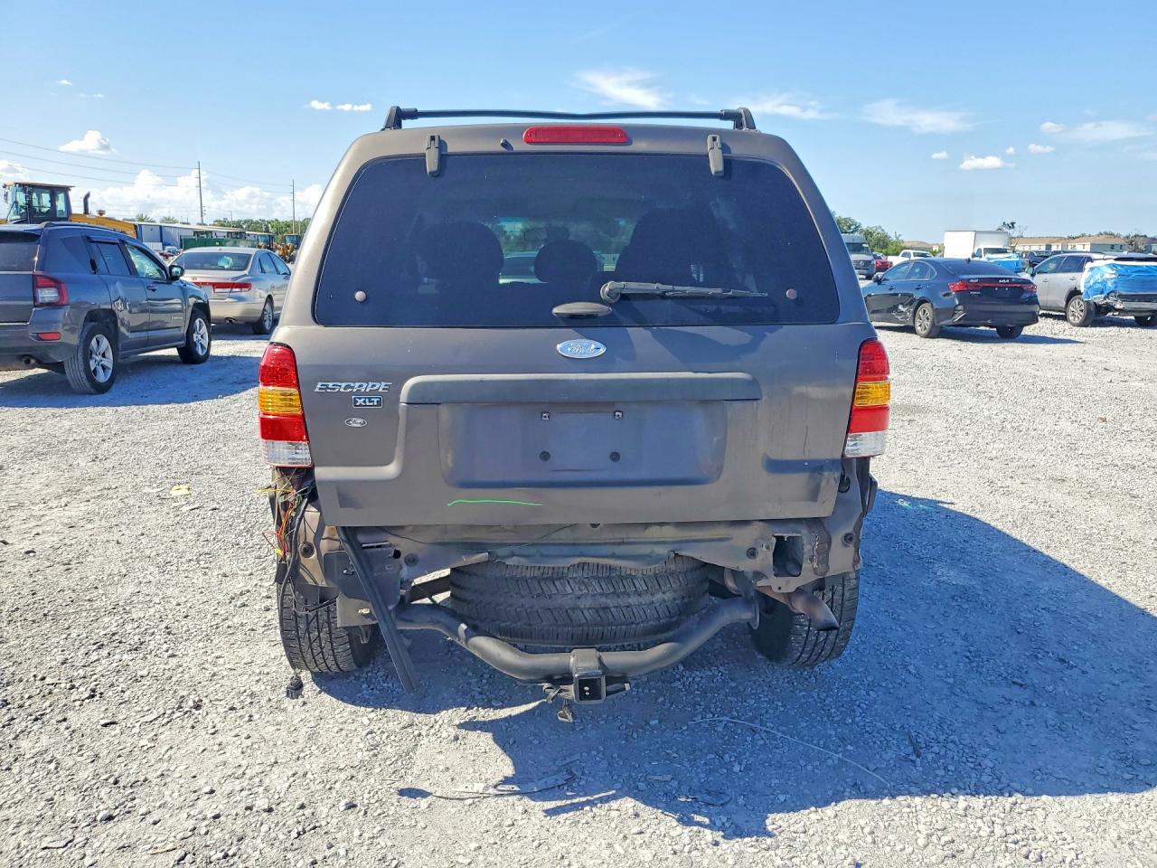 2005 FORD ESCAPE