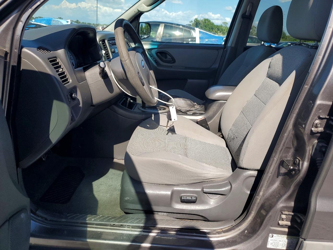 2005 FORD ESCAPE