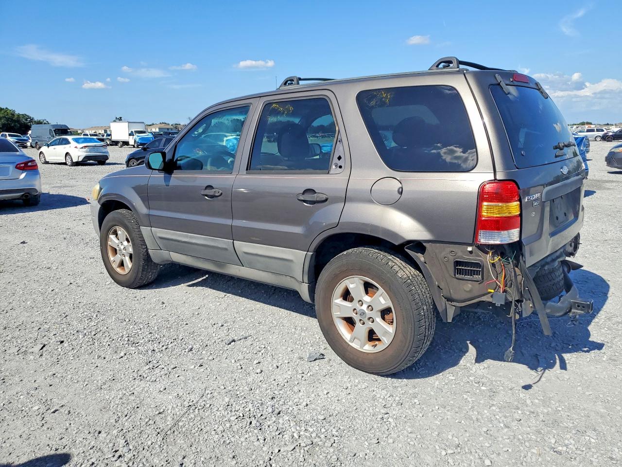 2005 FORD ESCAPE