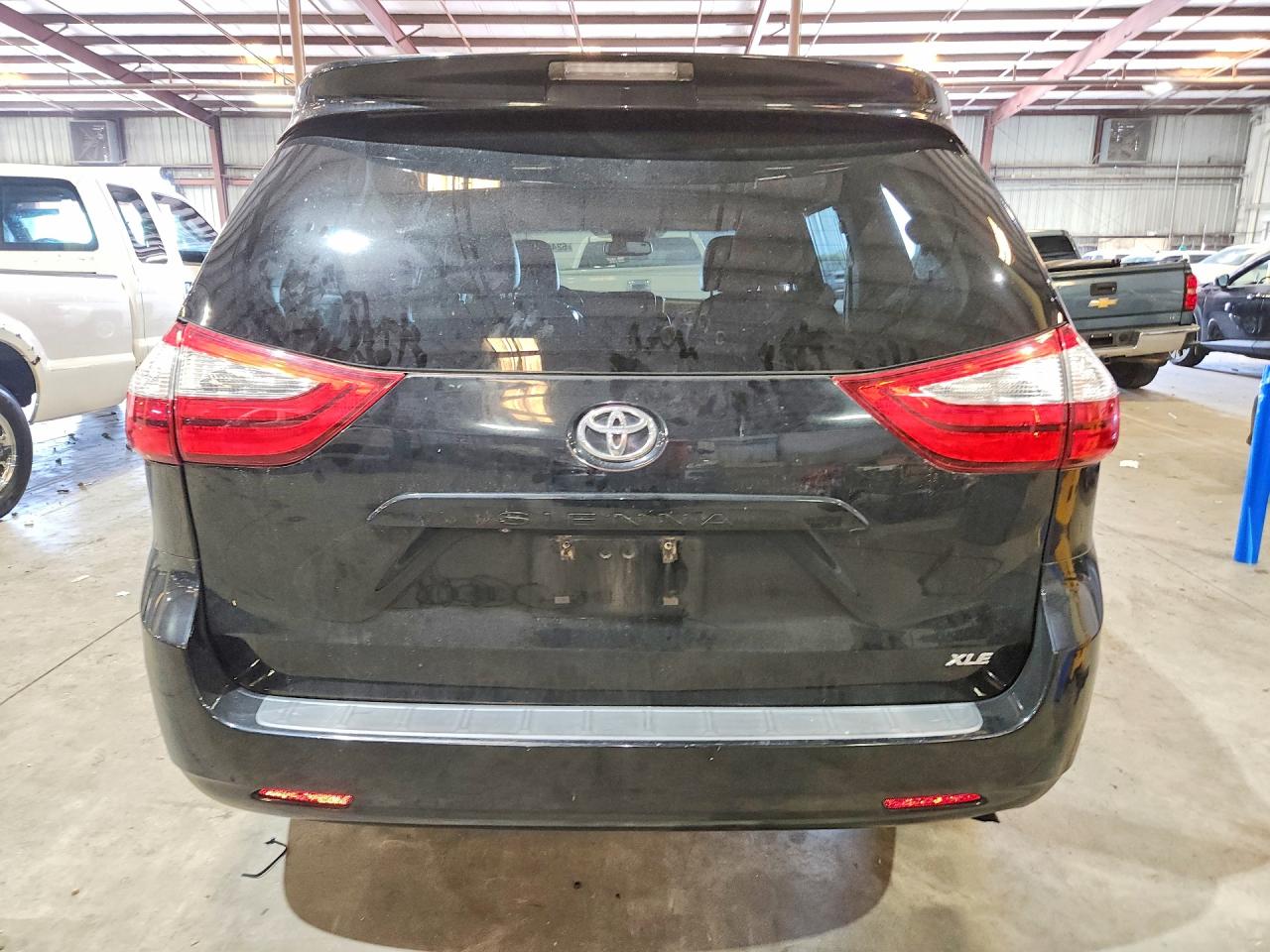 2017 TOYOTA SIENNA