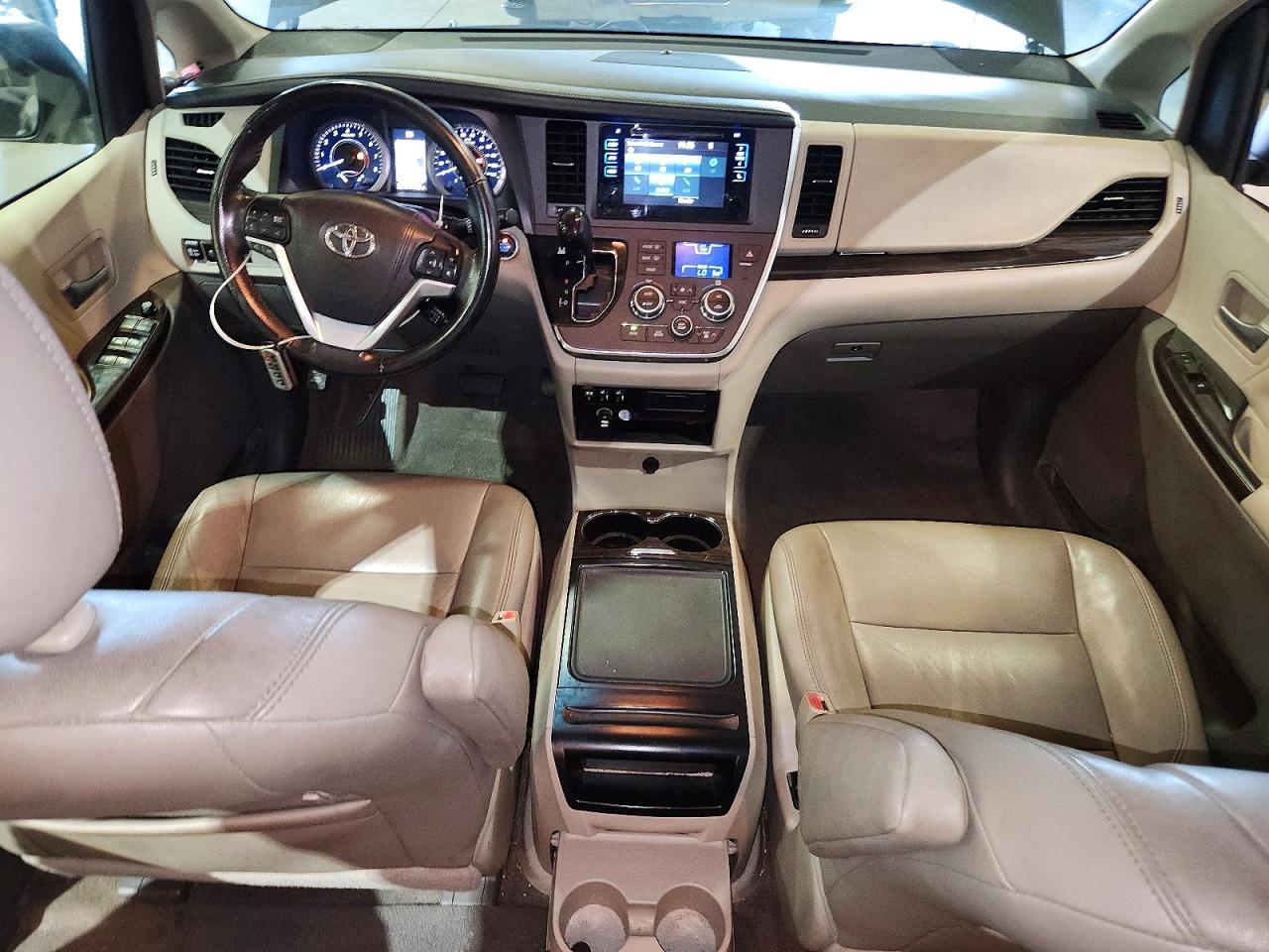 2017 TOYOTA SIENNA