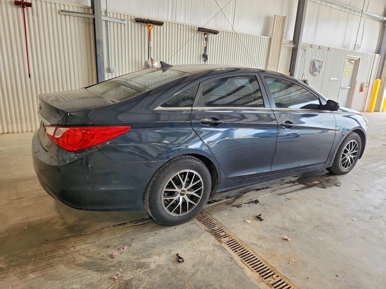2011 HYUNDAI SONATA