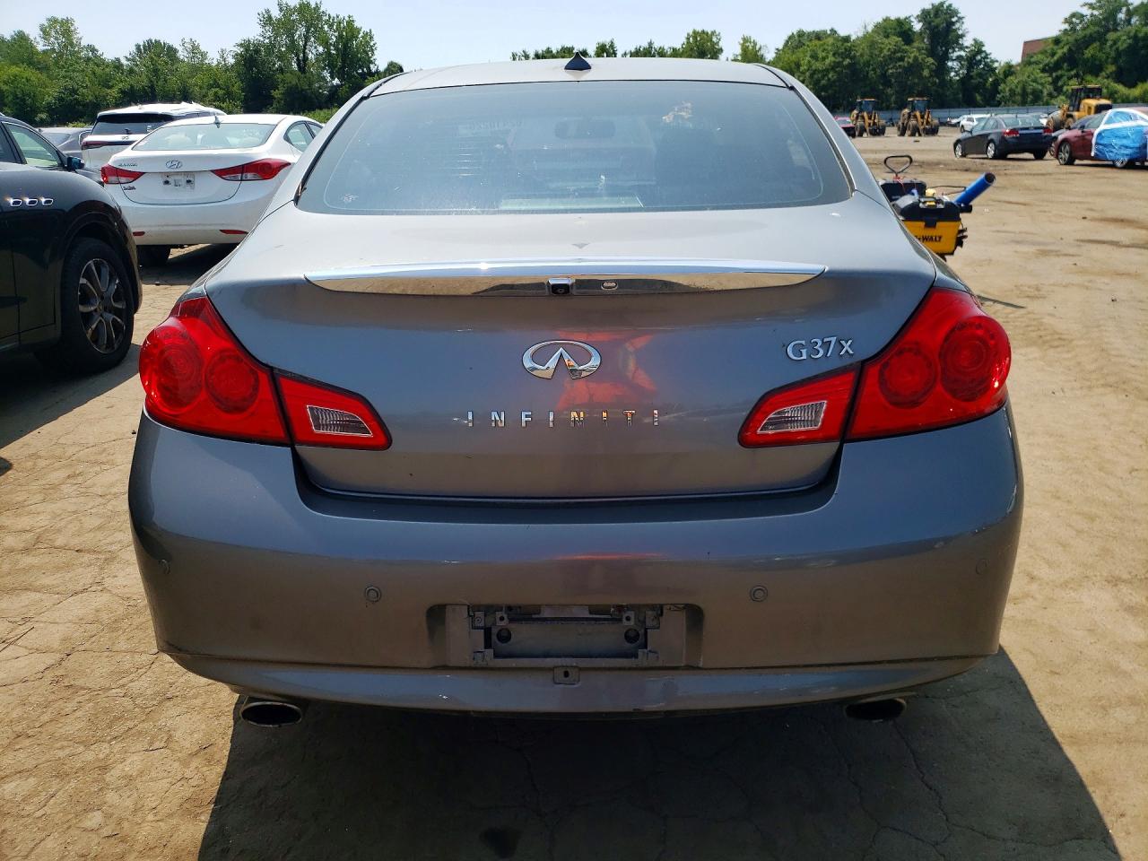 2010 INFINITI G37
