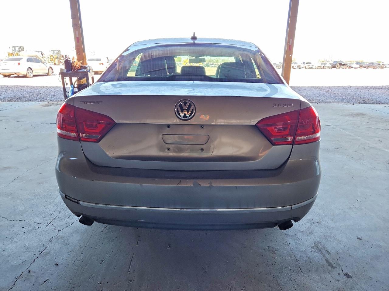2012 VOLKSWAGEN PASSAT