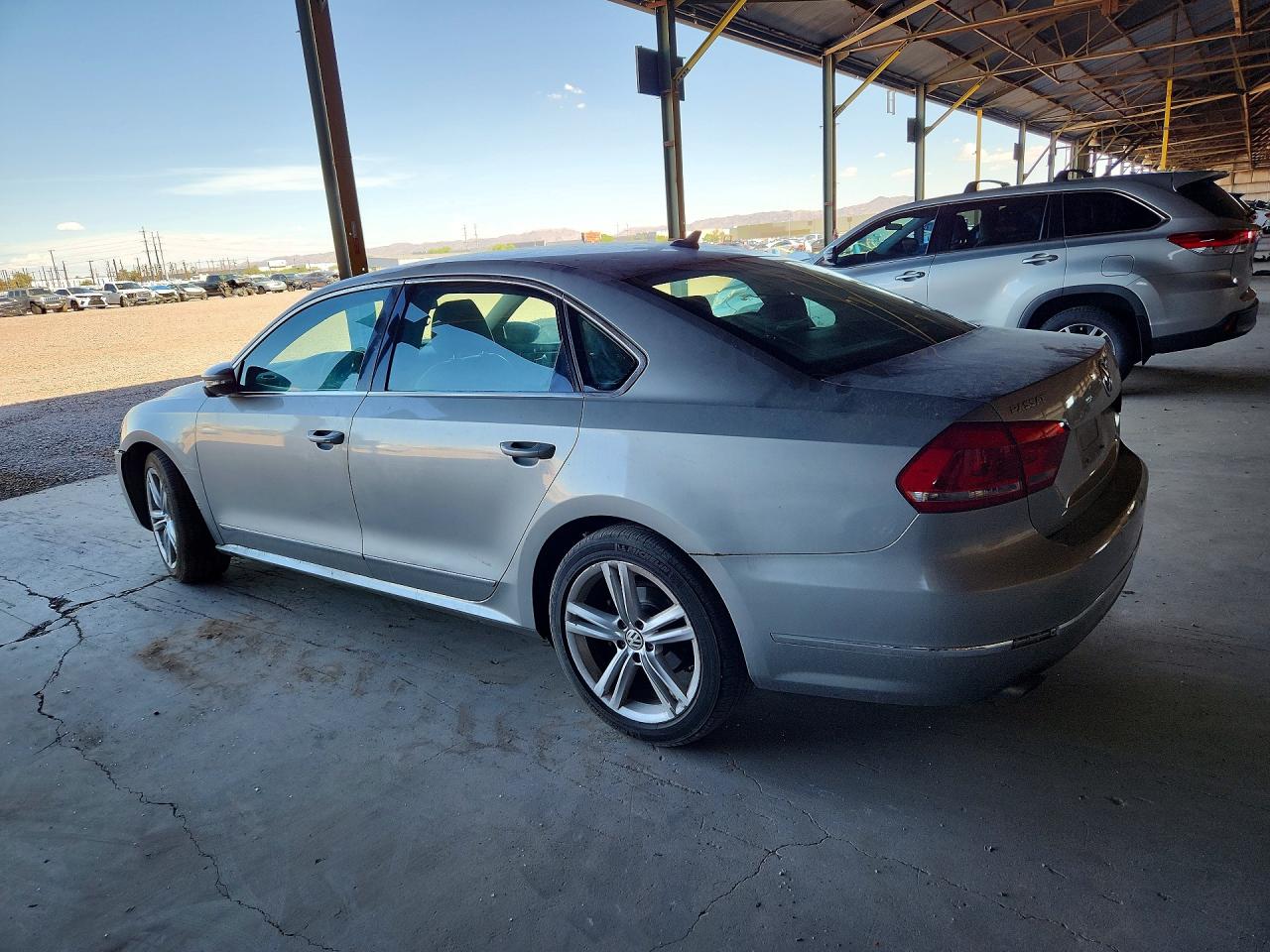 2012 VOLKSWAGEN PASSAT