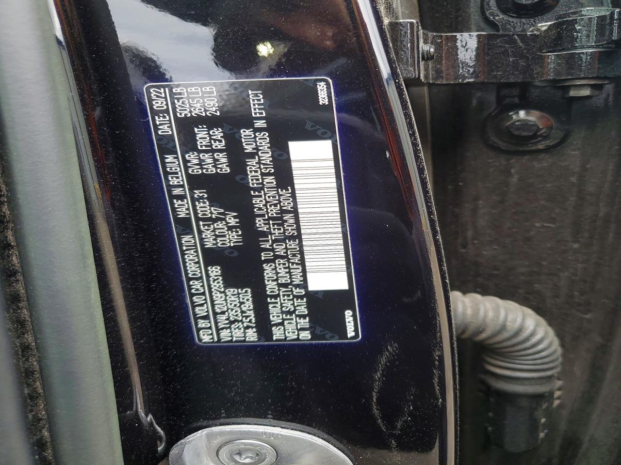 2023 VOLVO XC40