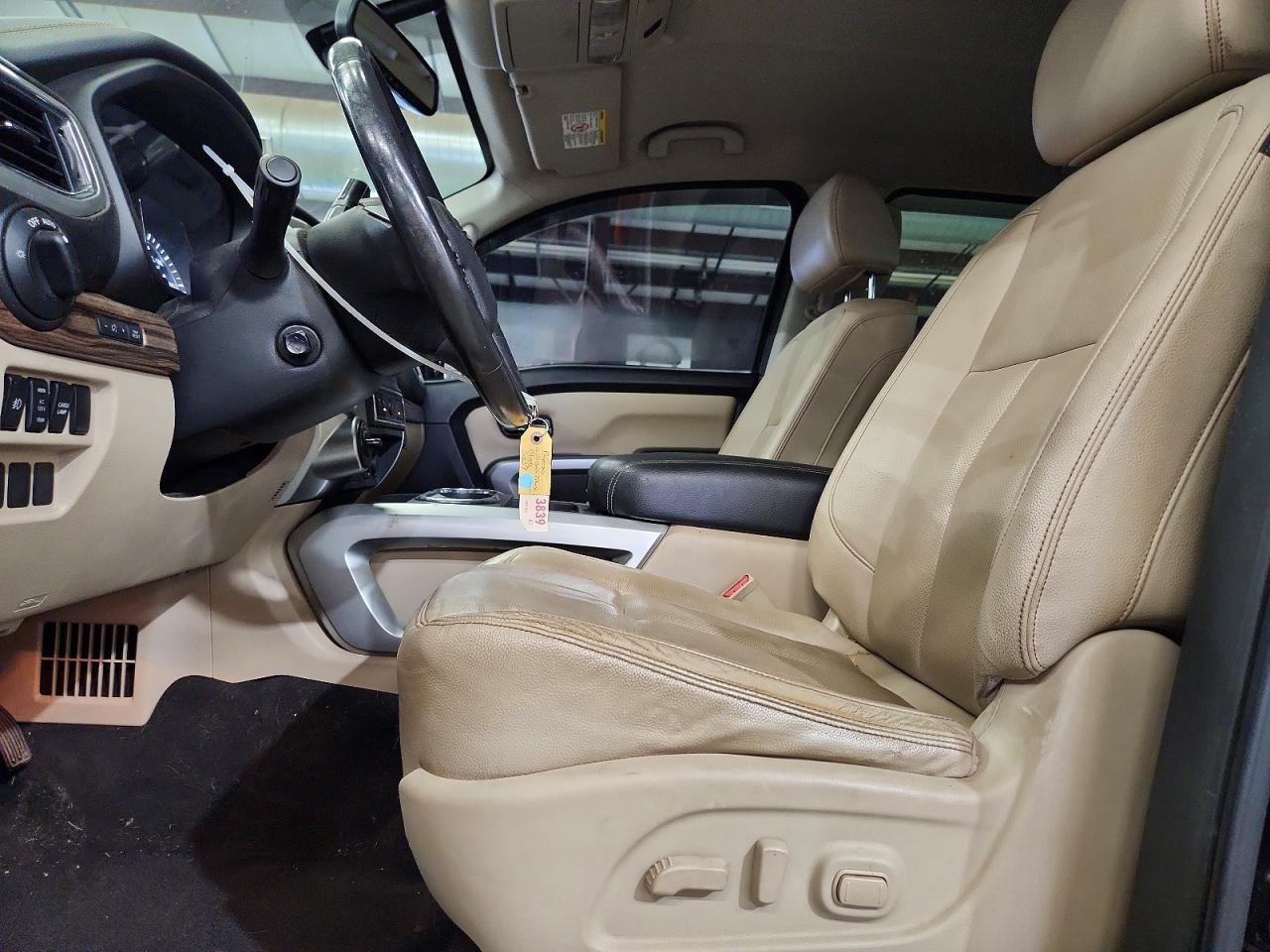 2017 NISSAN TITAN