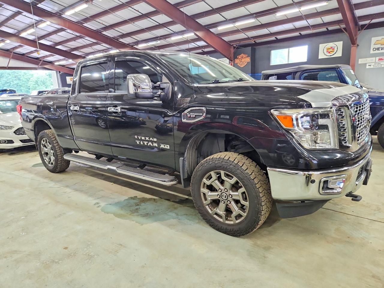 2017 NISSAN TITAN