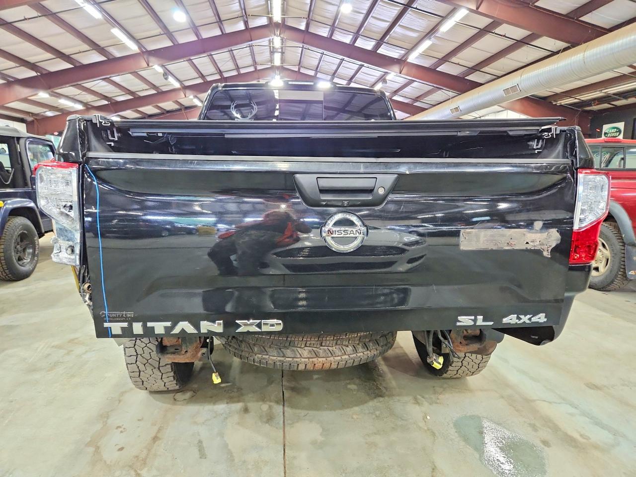2017 NISSAN TITAN