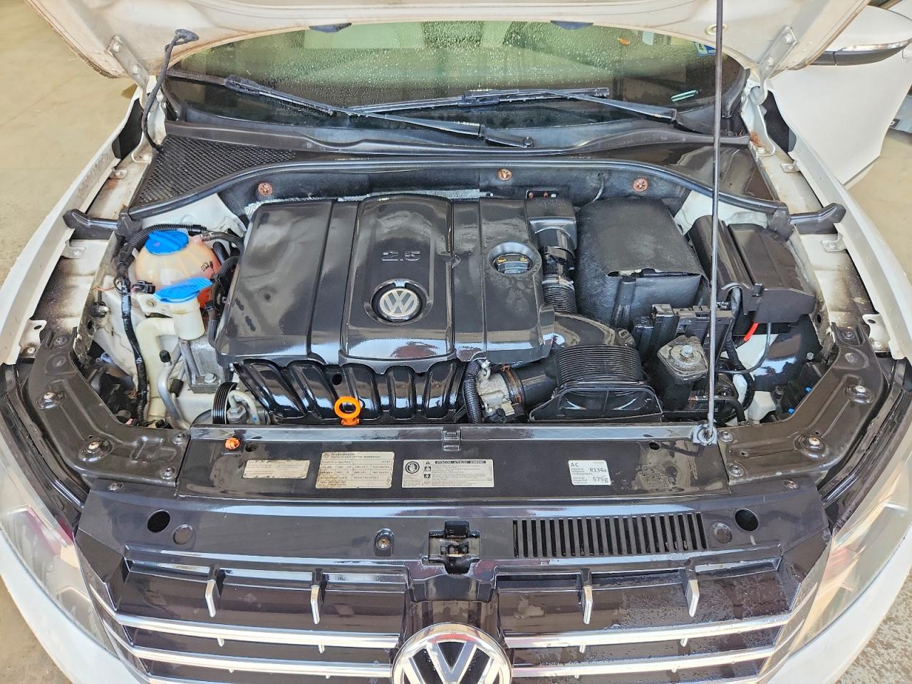 2012 VOLKSWAGEN PASSAT