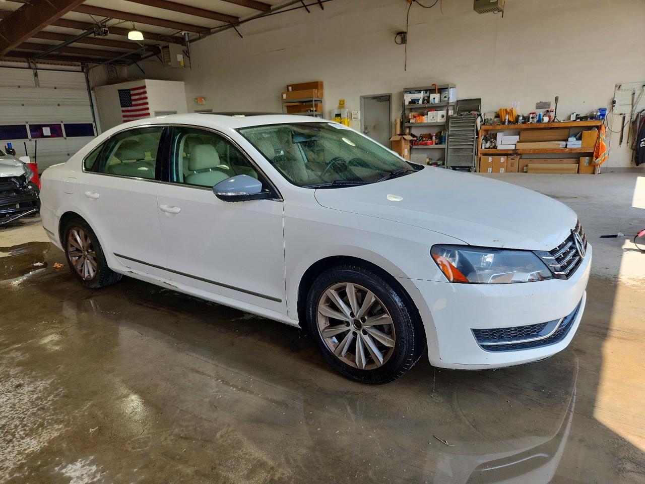 2012 VOLKSWAGEN PASSAT