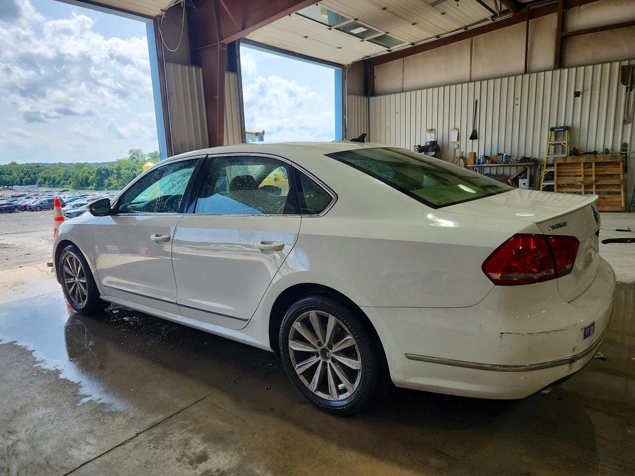 2012 VOLKSWAGEN PASSAT