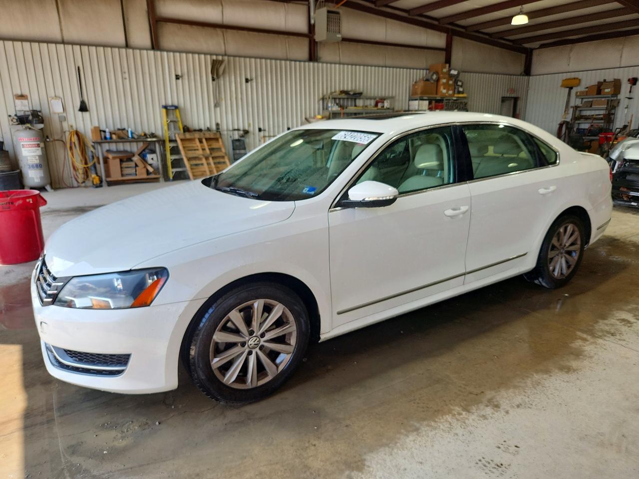 2012 VOLKSWAGEN PASSAT