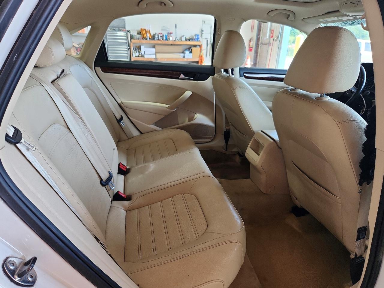 2012 VOLKSWAGEN PASSAT