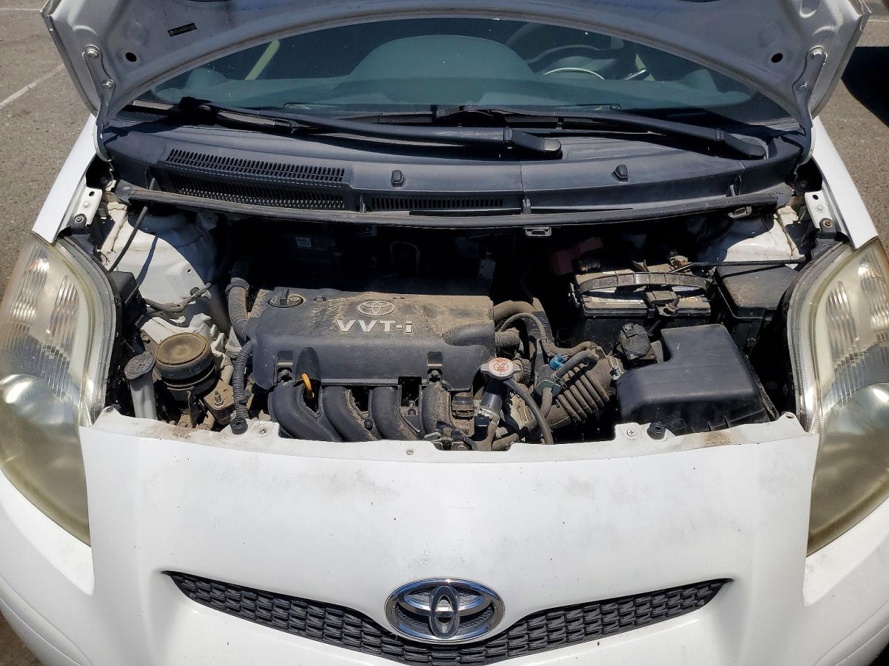 2011 TOYOTA YARIS