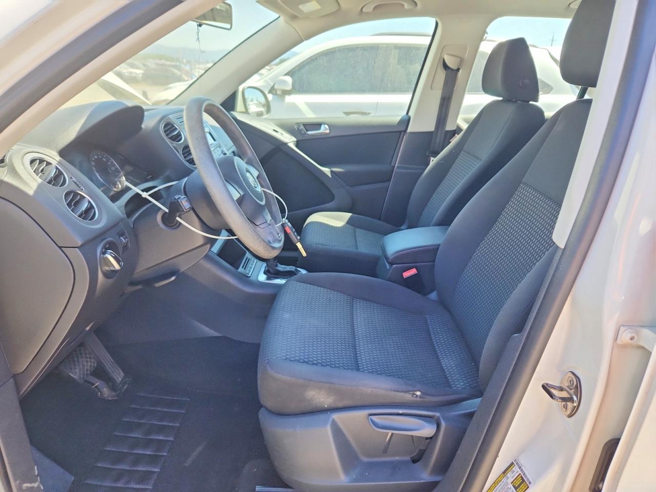 2011 VOLKSWAGEN TIGUAN