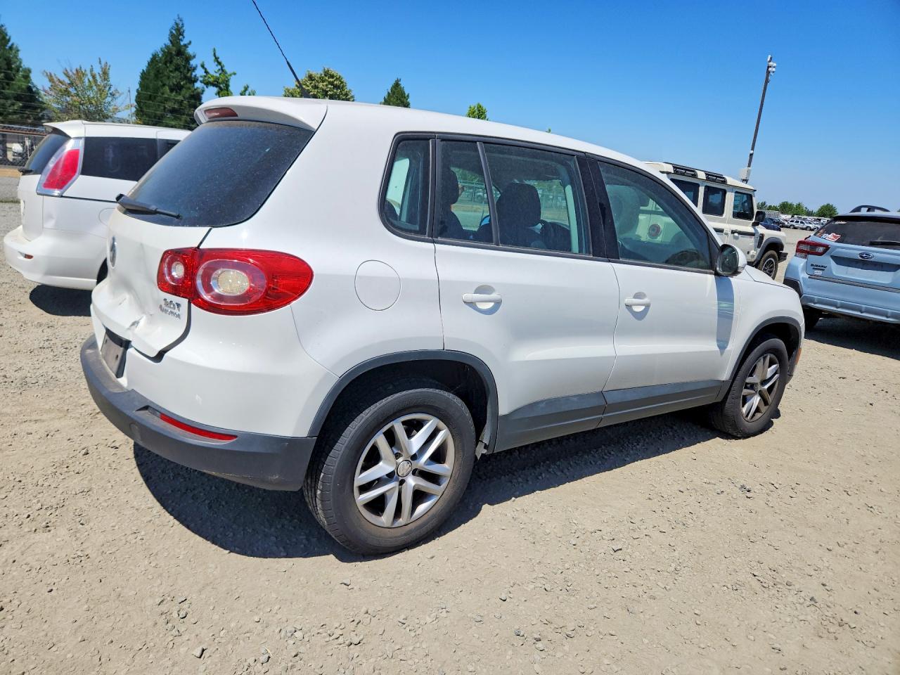 2011 VOLKSWAGEN TIGUAN
