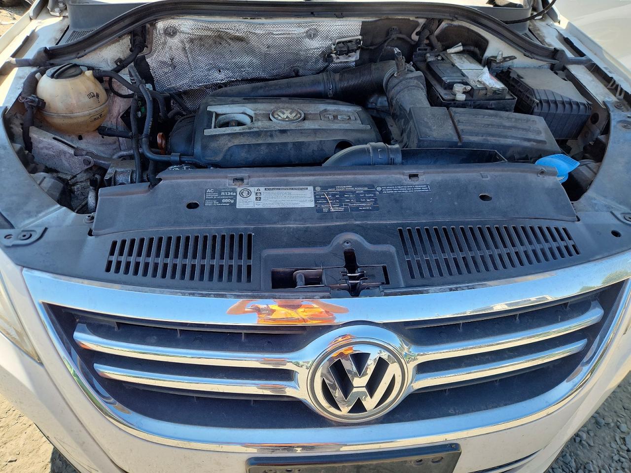2011 VOLKSWAGEN TIGUAN