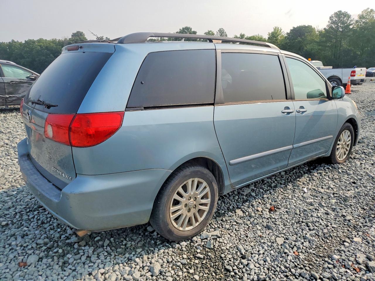 2008 TOYOTA SIENNA
