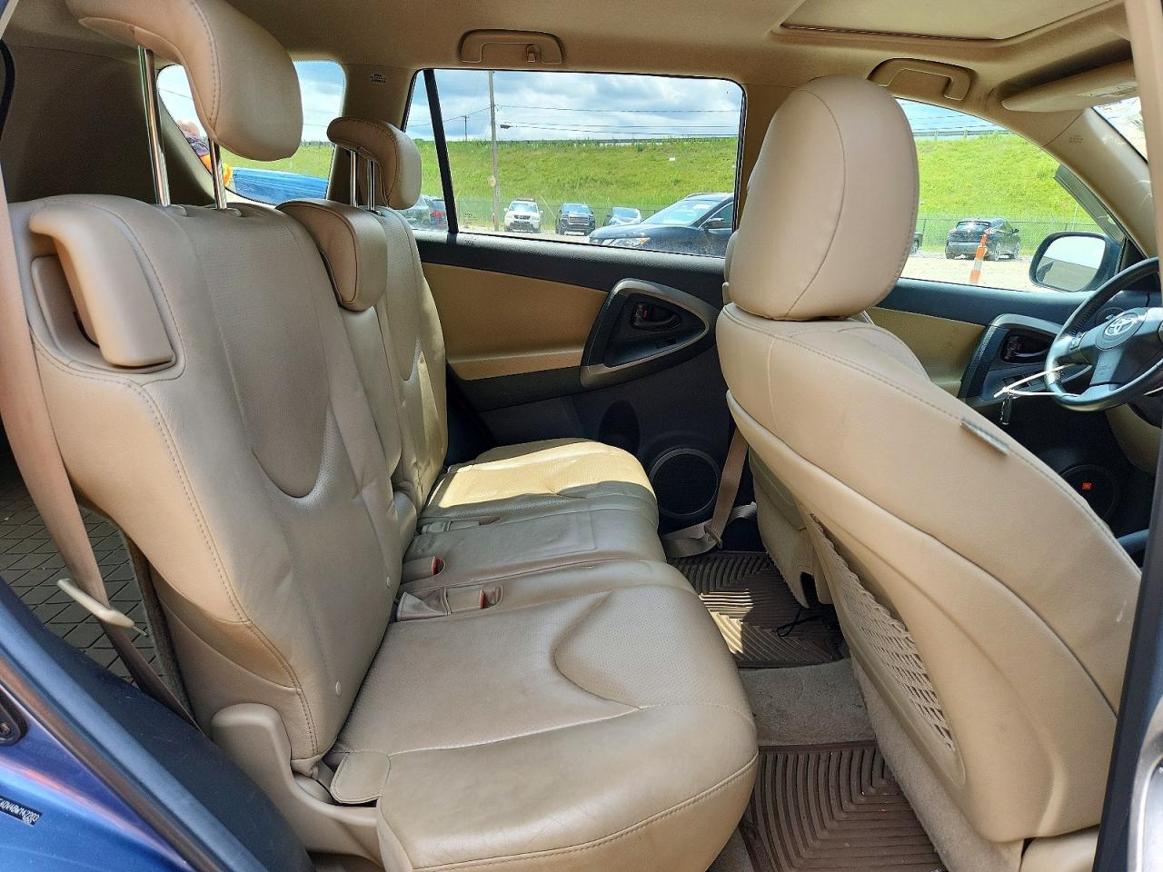 2011 TOYOTA RAV4