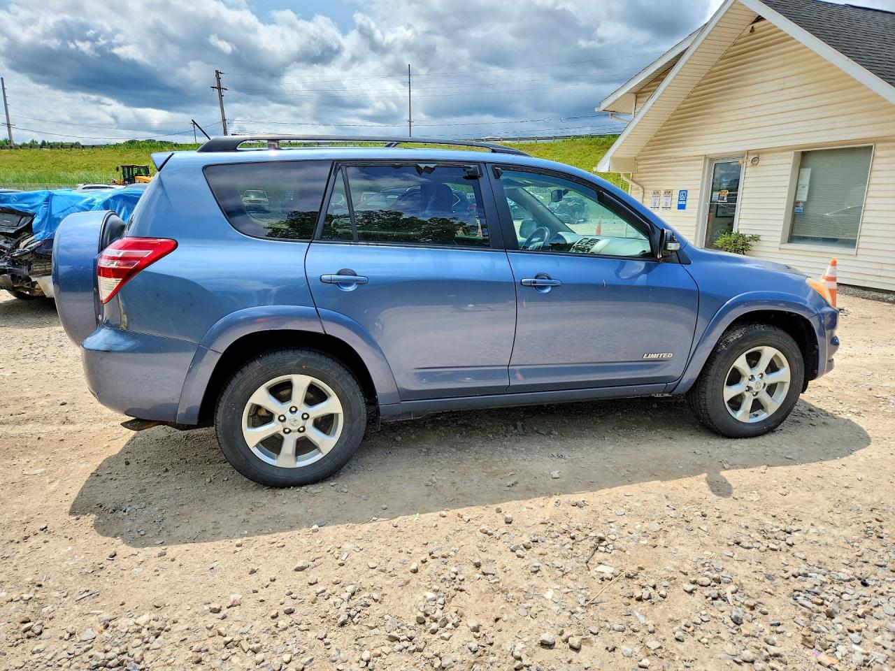2011 TOYOTA RAV4