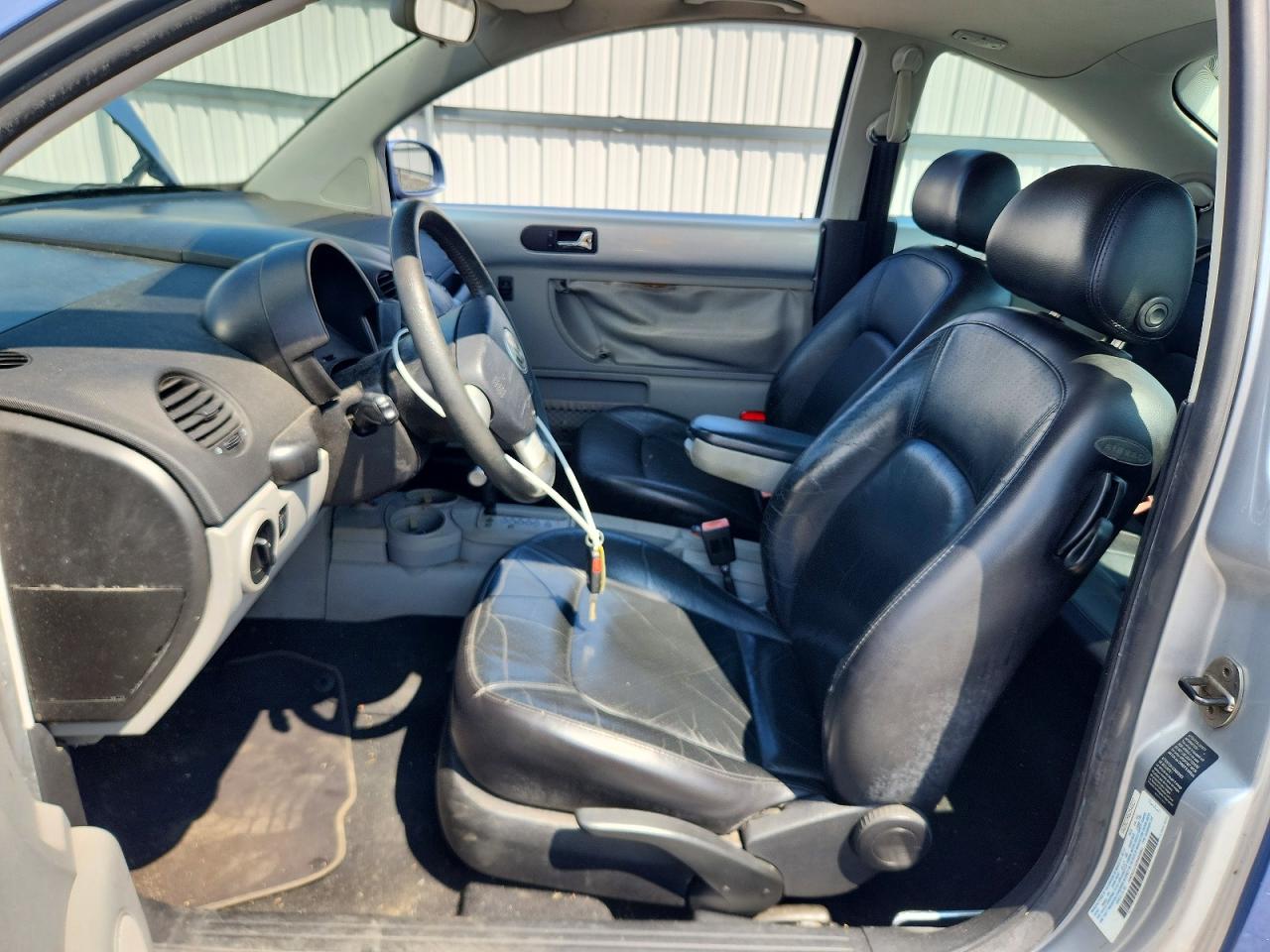 2002 VOLKSWAGEN BEETLE