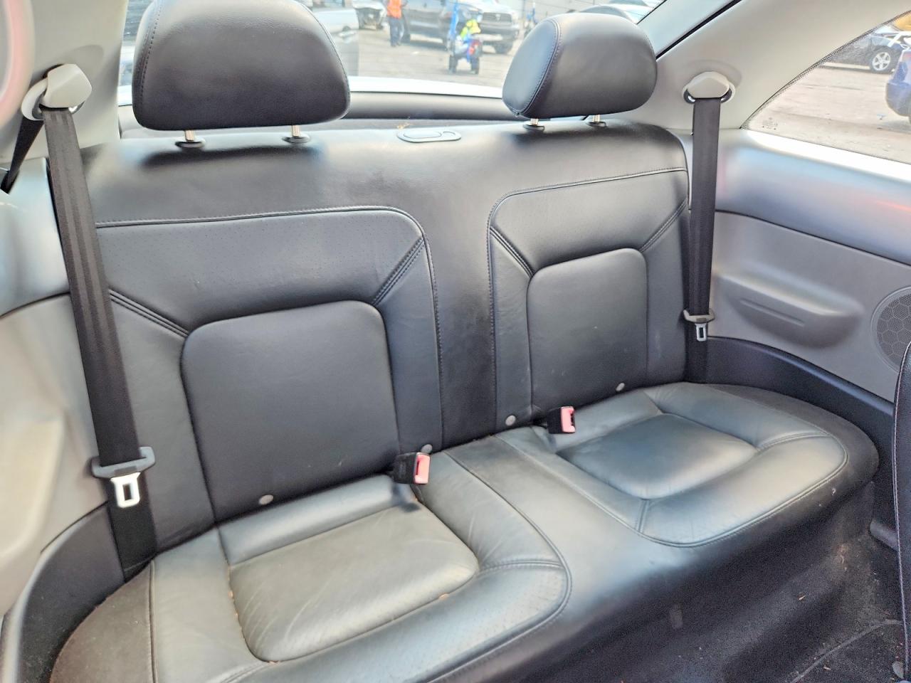 2002 VOLKSWAGEN BEETLE