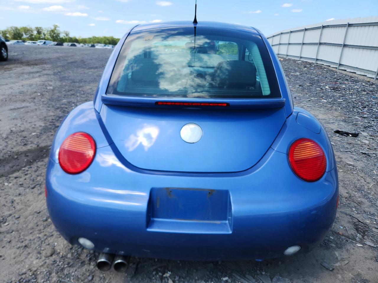 2002 VOLKSWAGEN BEETLE