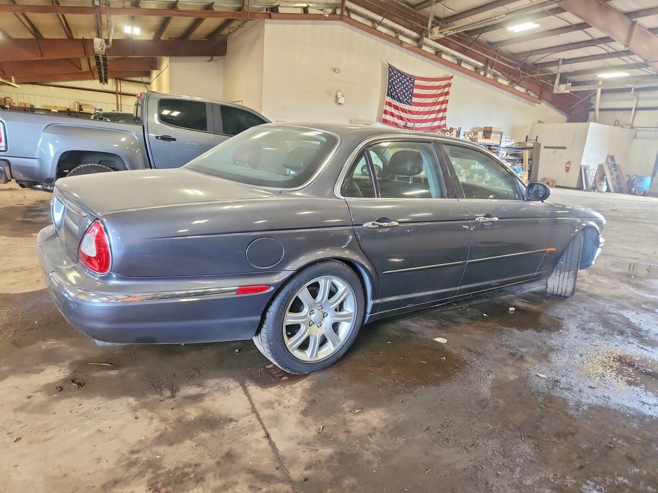 2004 JAGUAR XJ8
