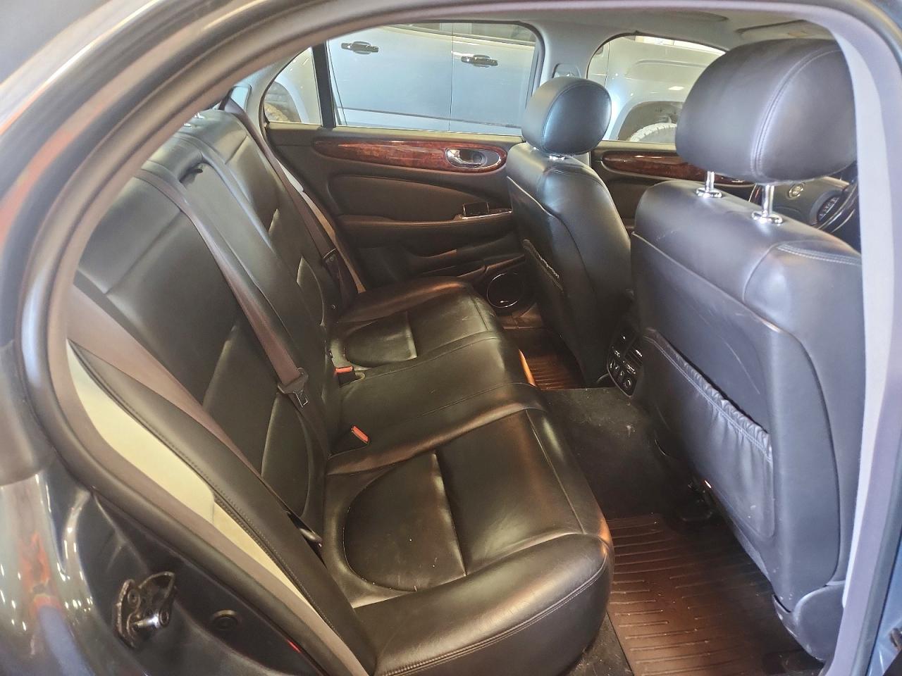 2004 JAGUAR XJ8