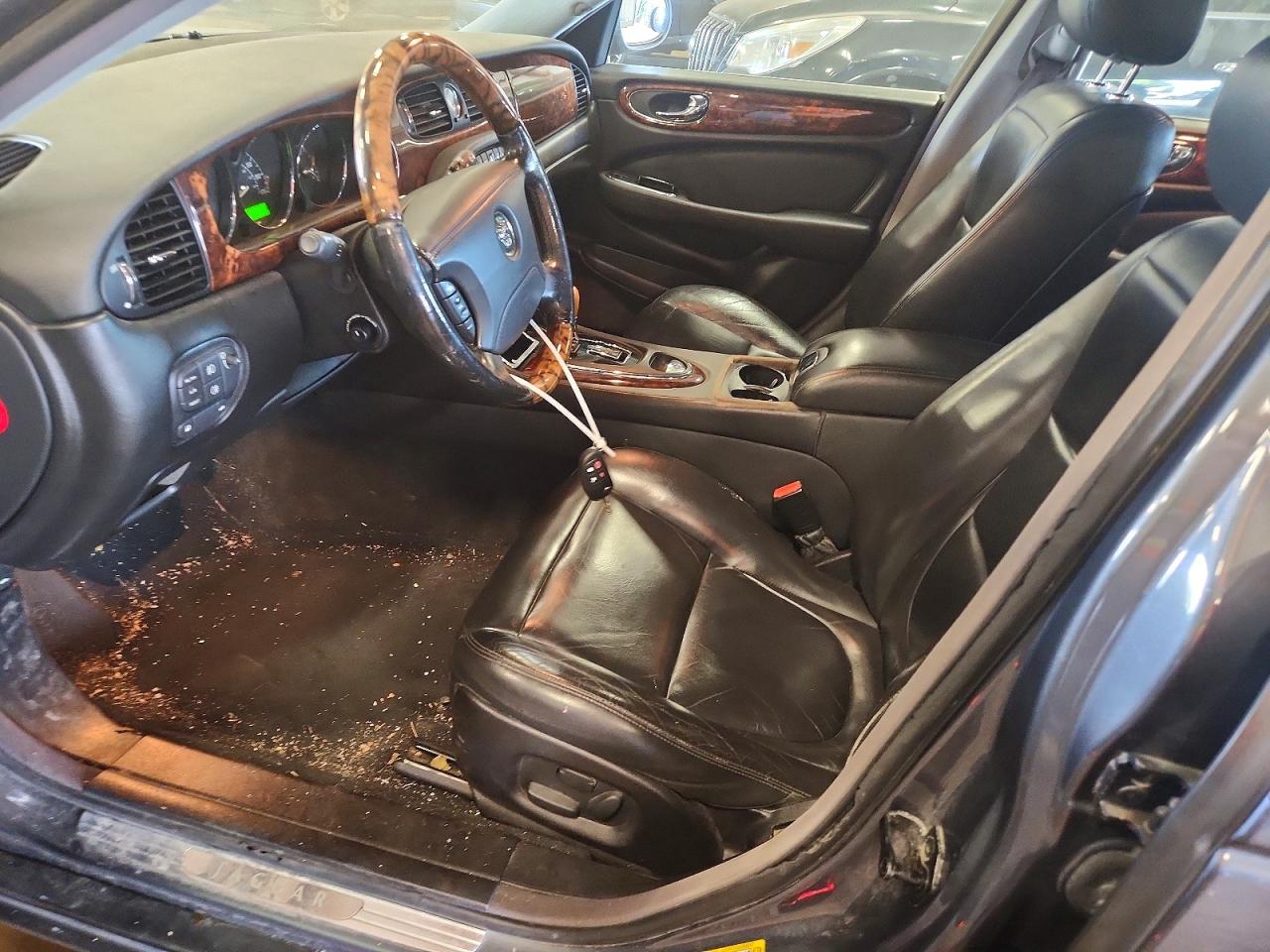 2004 JAGUAR XJ8