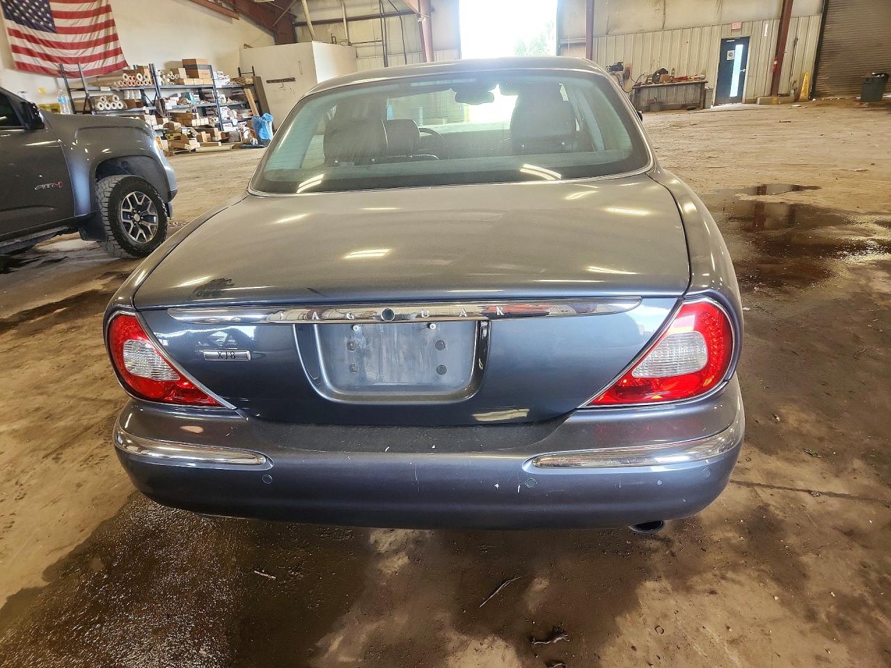 2004 JAGUAR XJ8