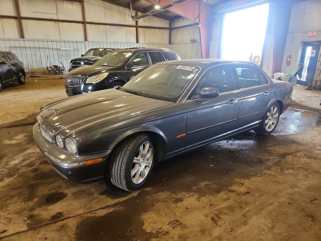 2004 JAGUAR XJ8