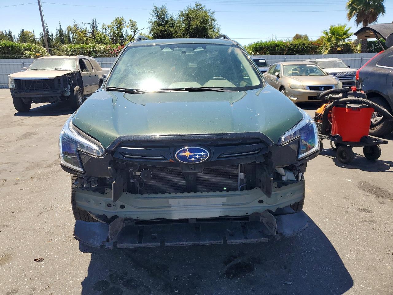 2022 SUBARU FORESTER
