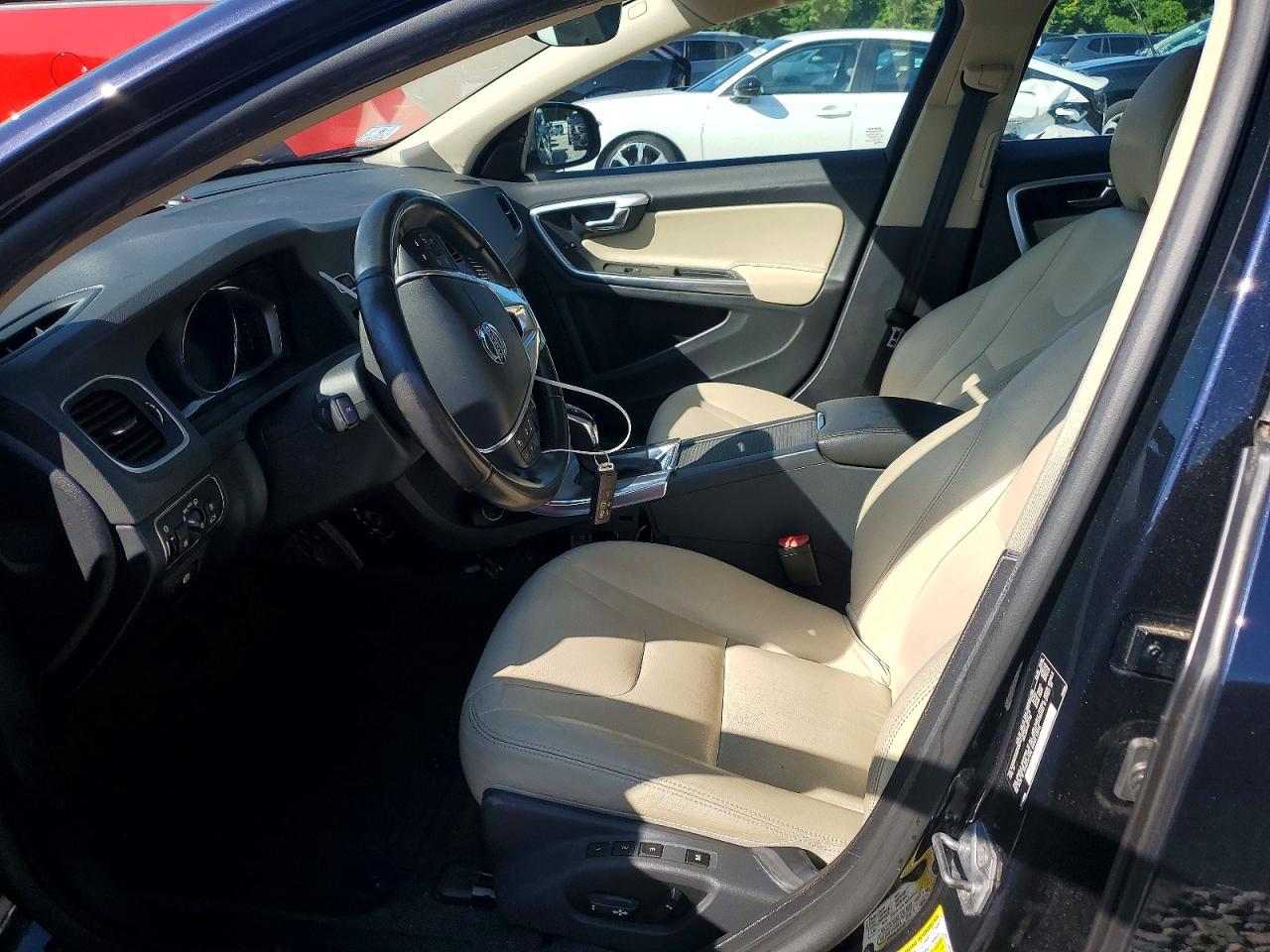 2016 VOLVO S60