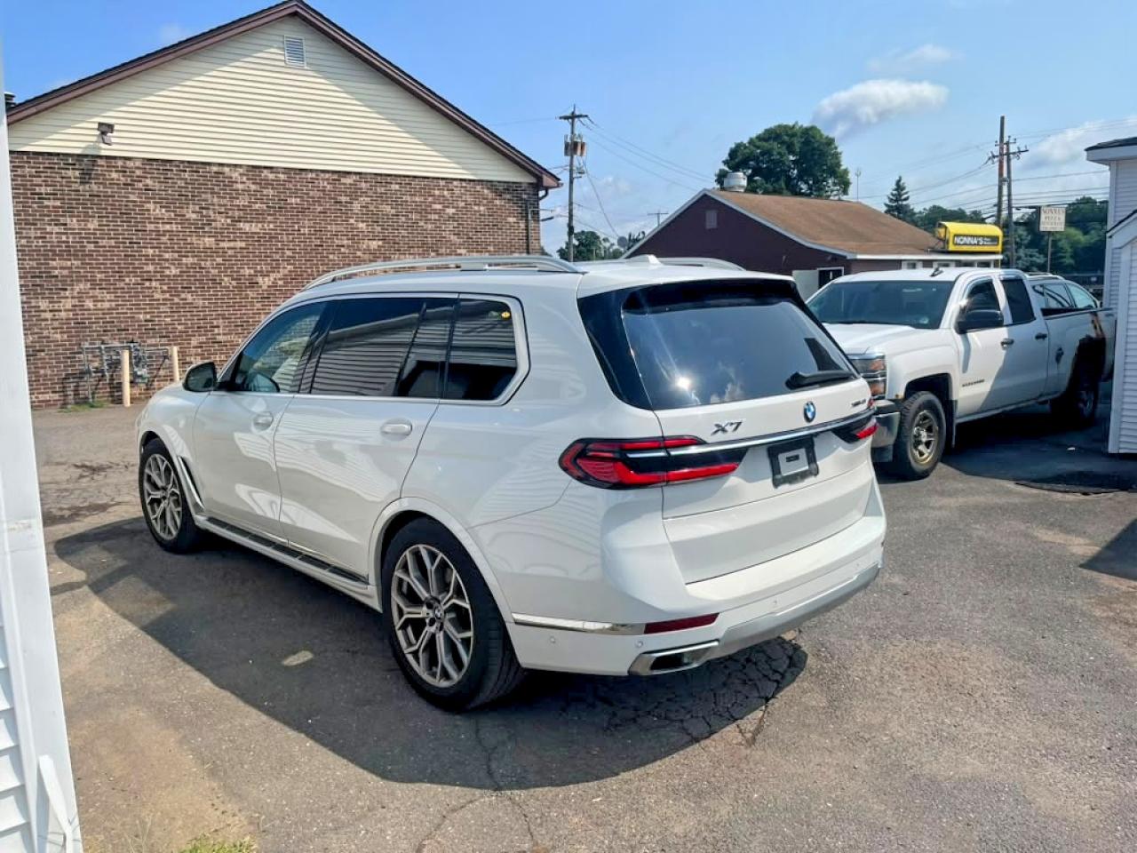2025 BMW X7