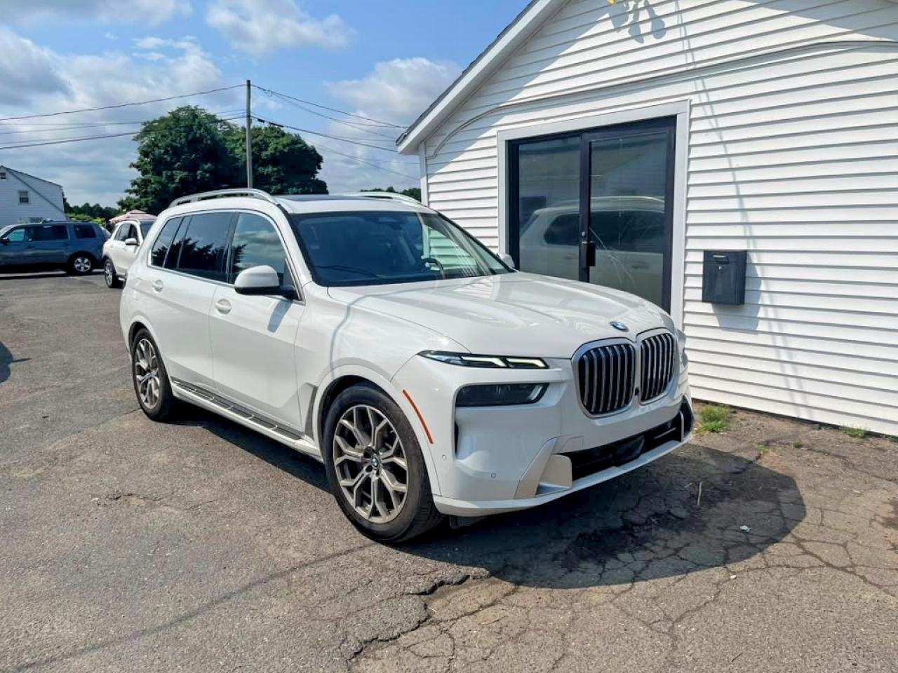2025 BMW X7